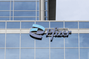 Analyzing Pfizer's (PFE) Stock Performance